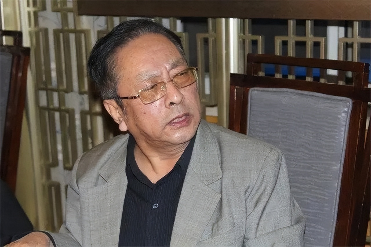 李伯祥徒弟:有的成大腕,但快被吐沫星子淹死,有的真去极乐世界