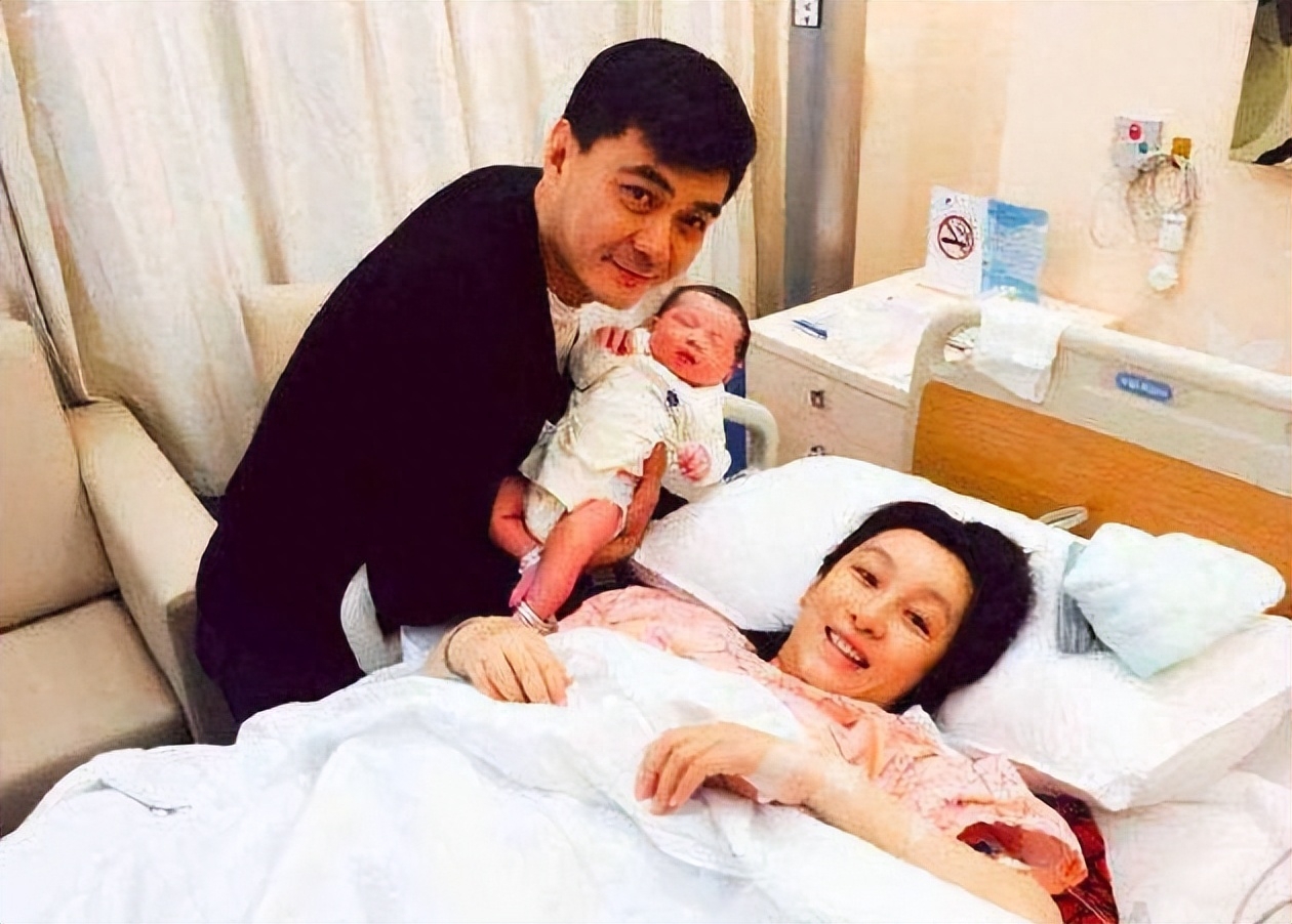 回顾王新军亲情有泪水对不起唐静此生不会辜负小7岁妻子秦海璐