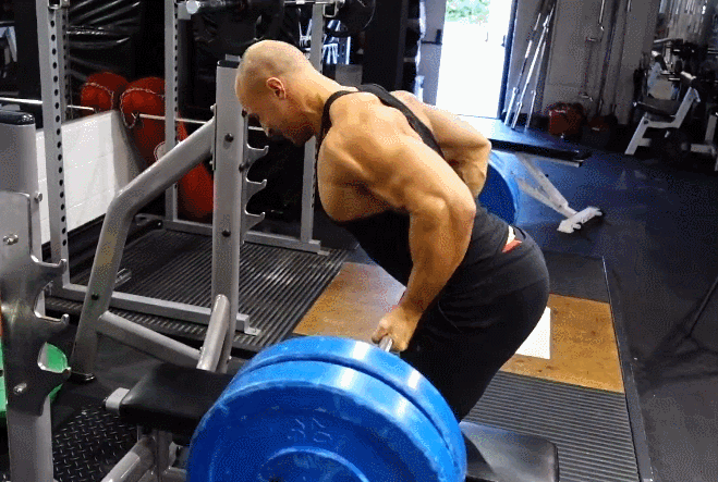 要等到肌肉酸痛消失后再继续力量训练?没必要,三点助你高效增肌