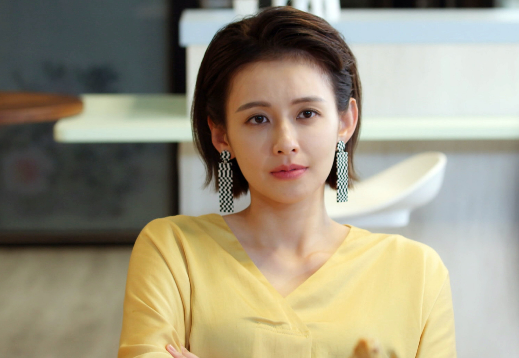 《我们不能是朋友》用赤裸裸的暗示,揭露人性,欲望与婚姻的本质