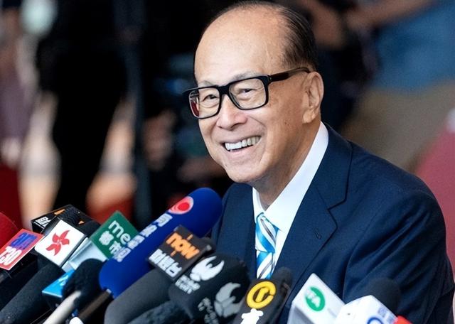 2023年香港十大富豪公布,李嘉诚排在第二位,8人财富超千亿