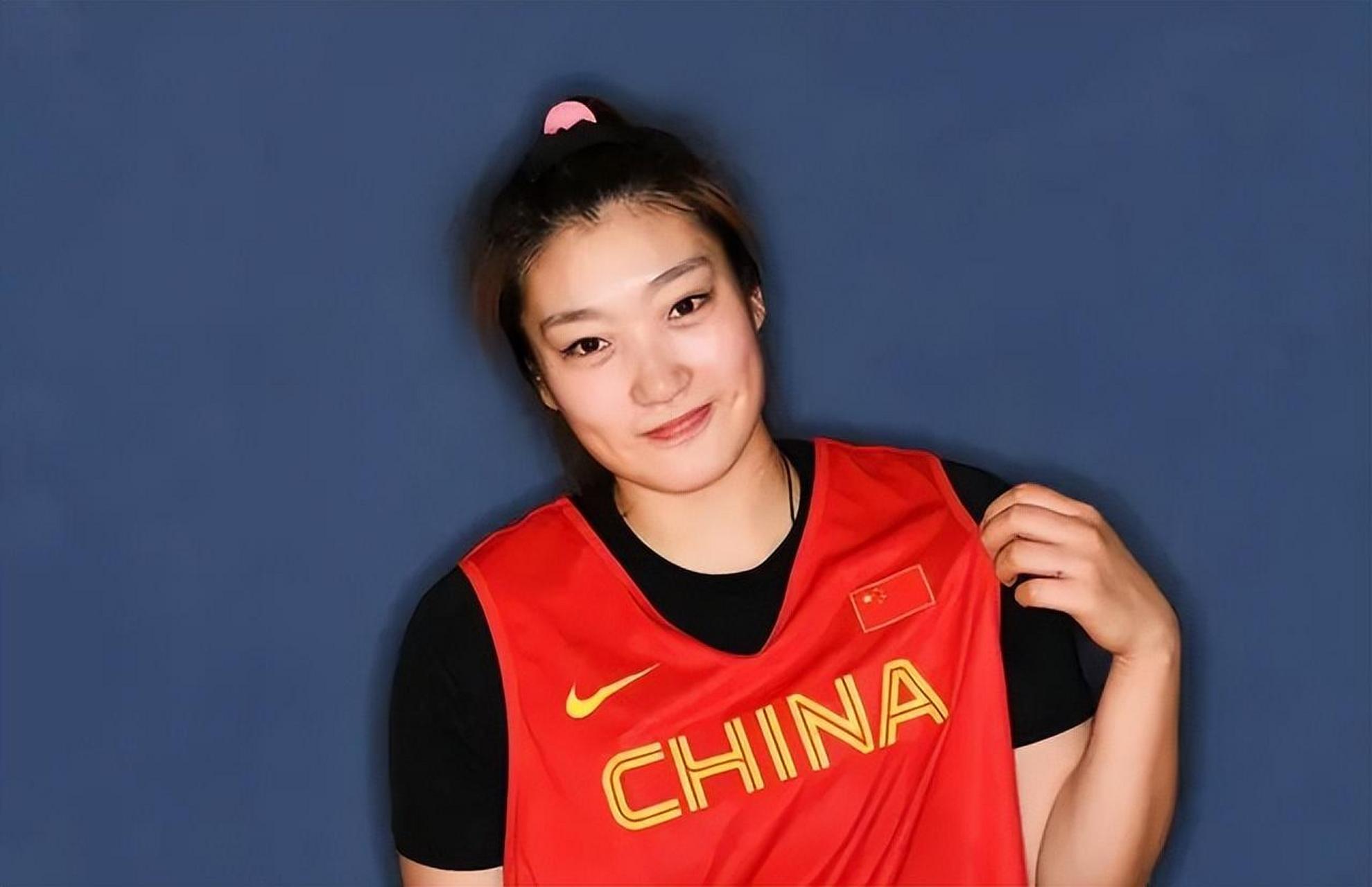 据中国女篮球员李梦老公张隆的前妻赵蕾透露,为了避免引发更大的后果