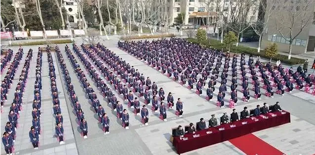 江苏建湖县第一中学获"全国国防教育示范学校"称号