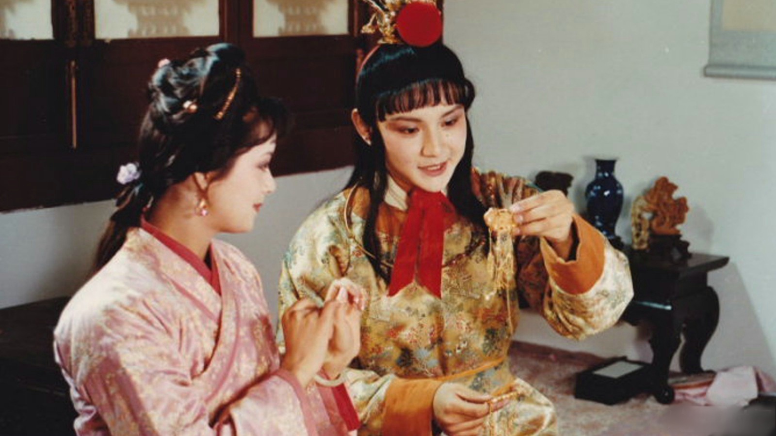 读《红楼梦》:薛宝钗毁了贾宝玉,才能顺理成章嫁给贾宝玉
