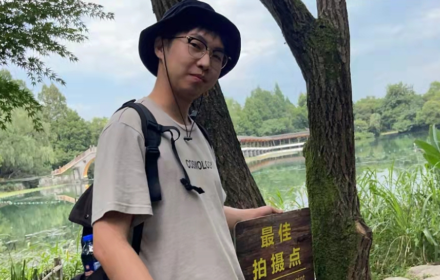 脱口秀艺人杨蒙恩向女友求婚,综艺里大方表白,谢娜被感动哭