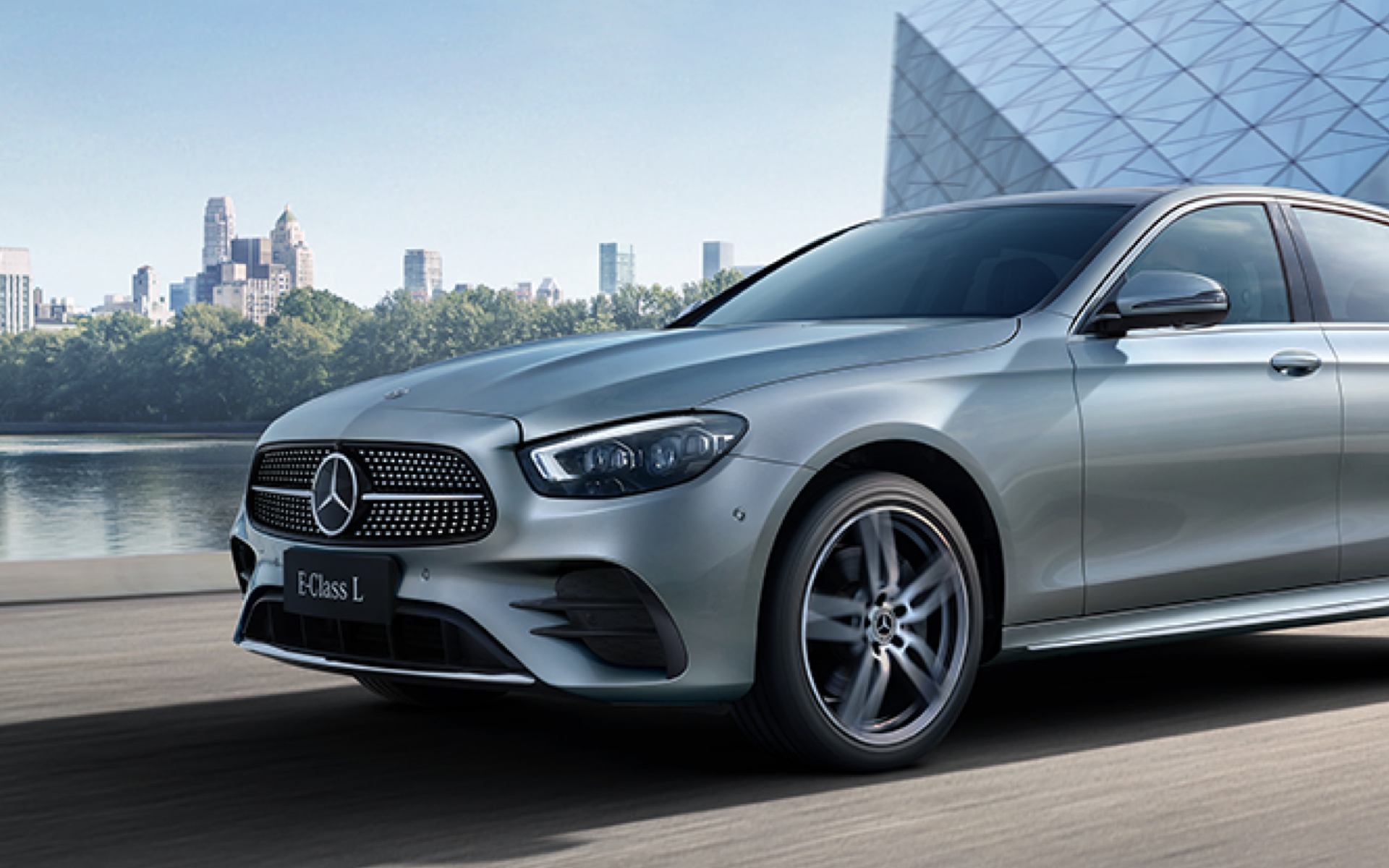 前路明于心所至皆坦途,21款奔驰e260升级无钥匙进入,360全景