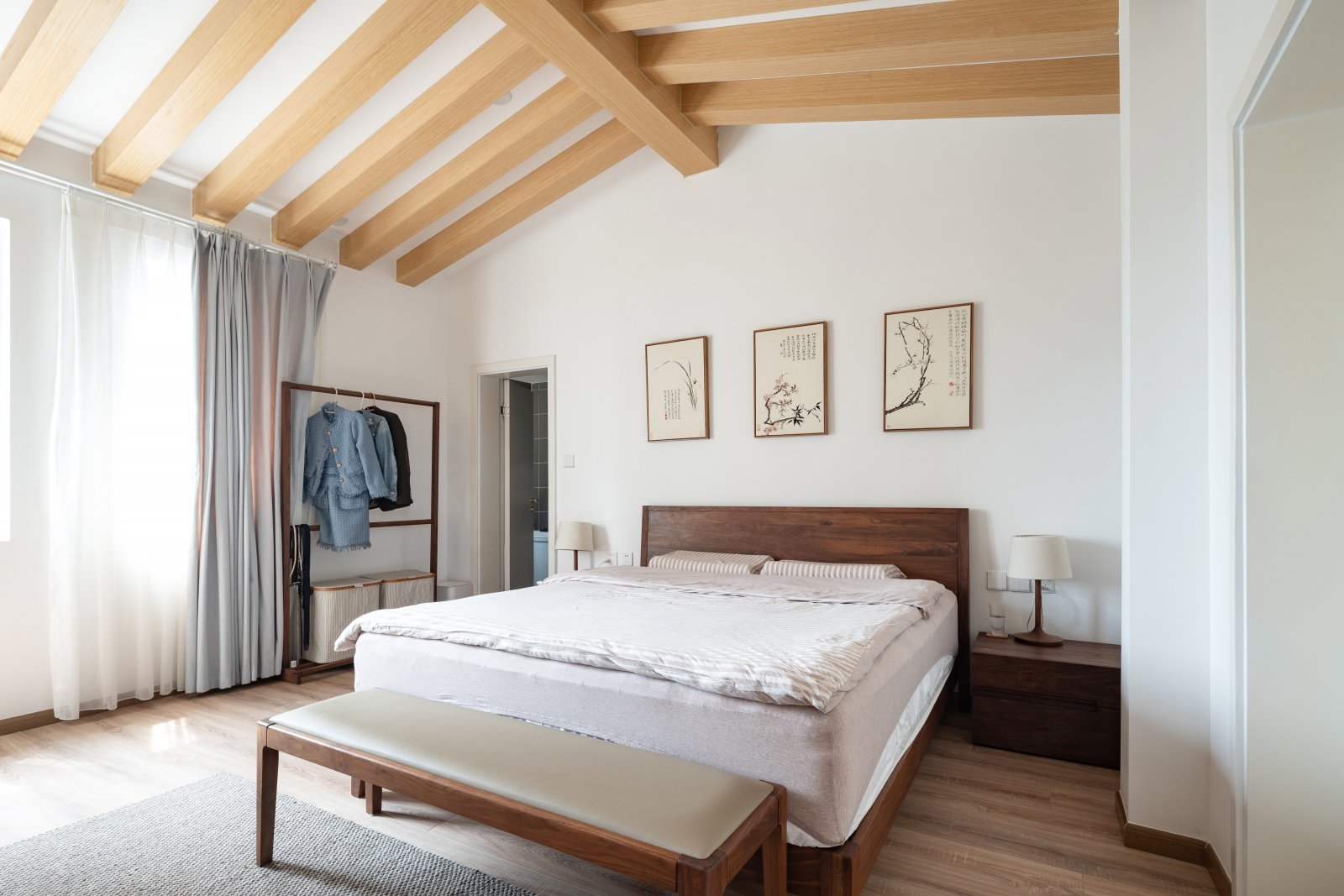 这才是豪宅,300㎡中式原木风,超大露台庭院,第一眼就沦陷了