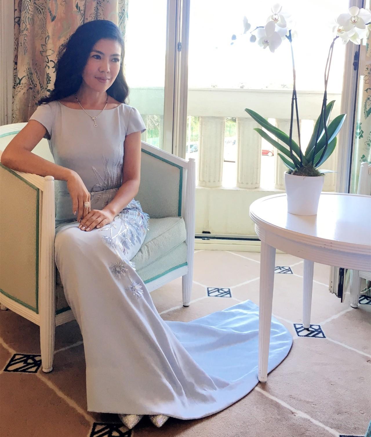 "高级交际花"苏芒:一双玉臂万人枕,为挤入上流社会不择手段