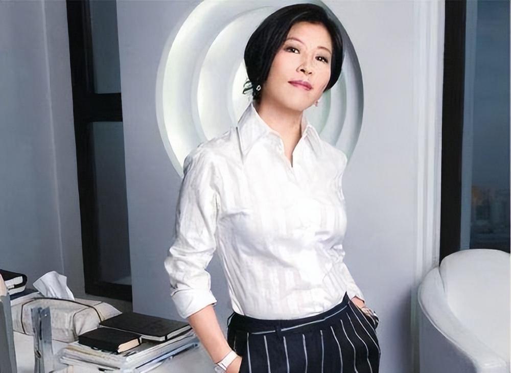 体坛头号叛徒吴冰:拿着44亿逃亡海外,在美国买豪车和飞机