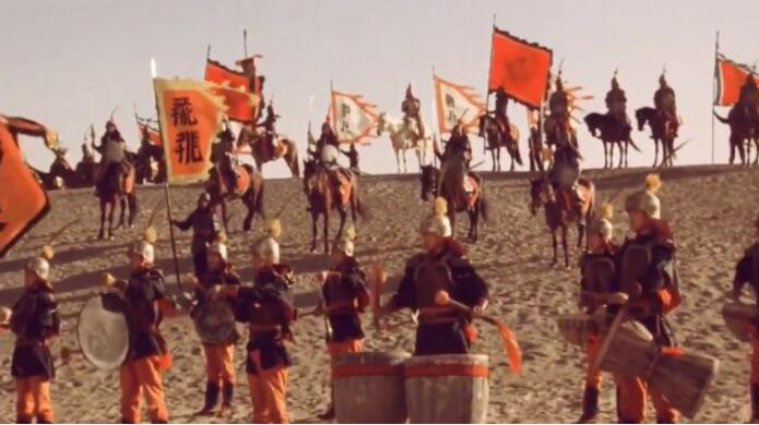 《三国演义》,诸葛亮给蜀汉十万大军讲话,后排士兵听得见吗?