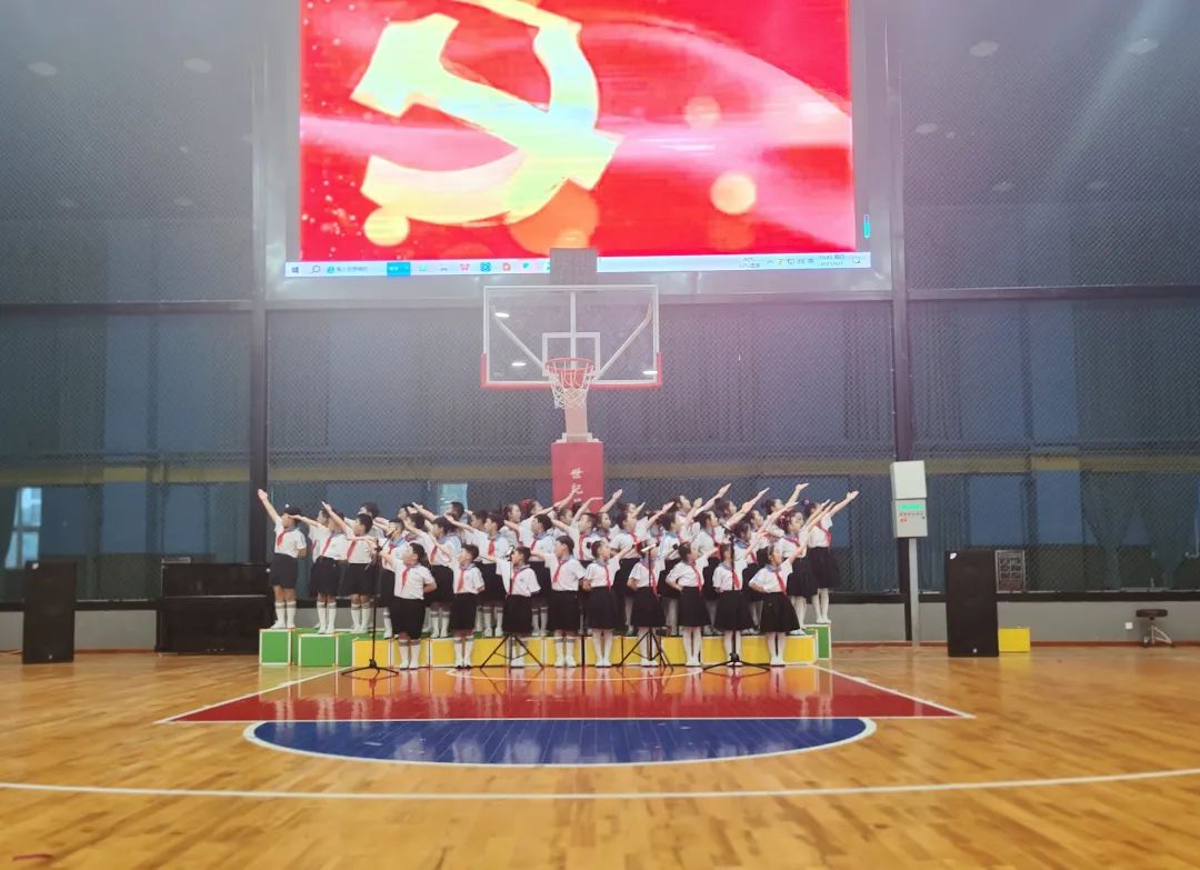 易县新城小学庆祝"六一"儿童节暨班级合唱展演活动