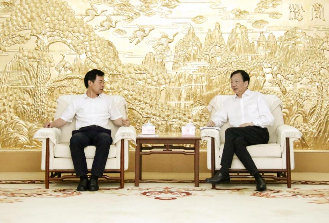 卢进会见东北大学校长,中国工程院院士冯夏庭一行