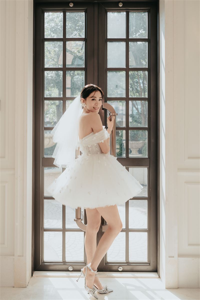 女星王思平举办婚礼,婚宴55桌戴传家宝婚戒,已结婚两年育有一女