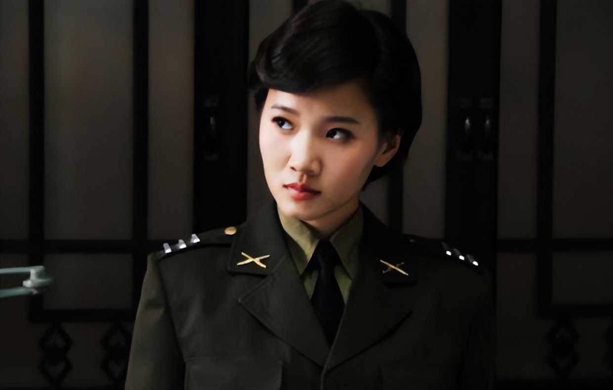 国民党特务伪装解放军问路,自以为天衣无缝,却被小孩快速识破