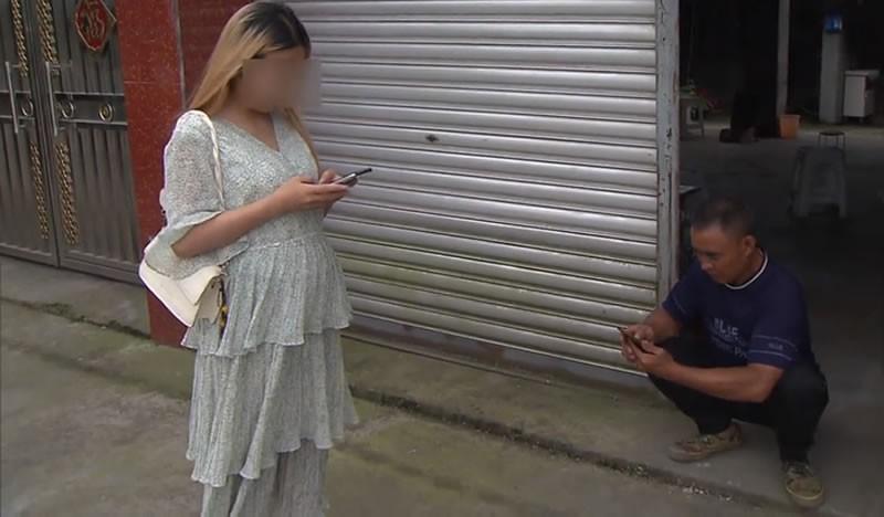 回顾00后女生怀孕5个月,自称被男友抛弃,男友反驳:是她不想结婚