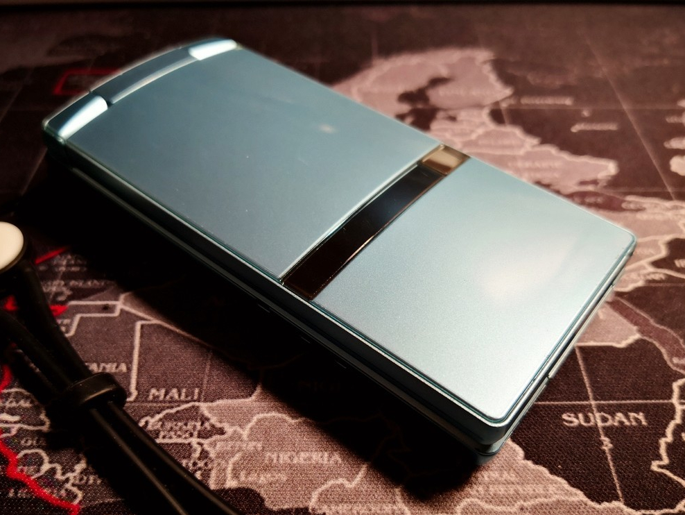 电子怀旧之旅(9)-日系安卓的遗珠 - 夏普007sh