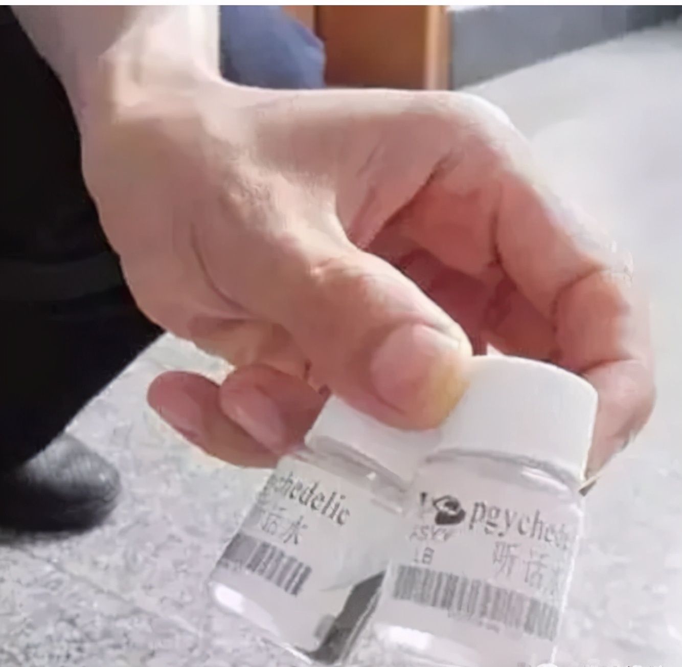 男子想让妻子听话,网购听话水妻子服用后不听话,如何评价?