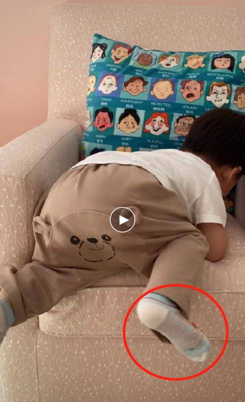 章子怡晒小儿子视频被挑刺:这么大了还穿纸尿裤