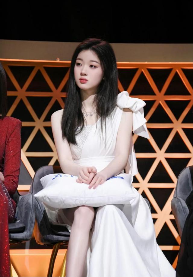 三大新生代女歌手差距拉开,单依纯音源成绩好,希林演唱会取消