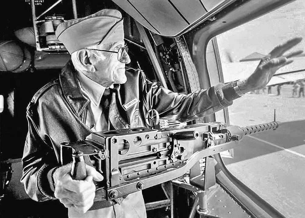 路易·赞贝里尼:奥运健儿,投弹手,战俘,哪个是他该有的人生?