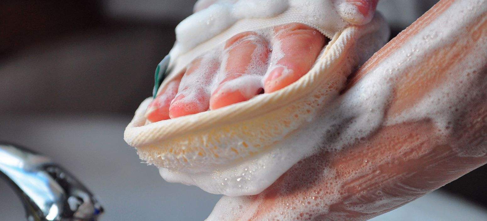 俗话讲:"早洗澡,灭阳气",早晨到底能不能洗澡?建议早了解