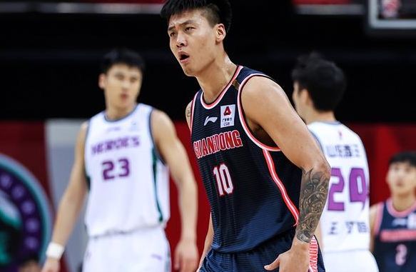 cba新星观察:球风又硬又横,广东男篮"小郑睿"诞生