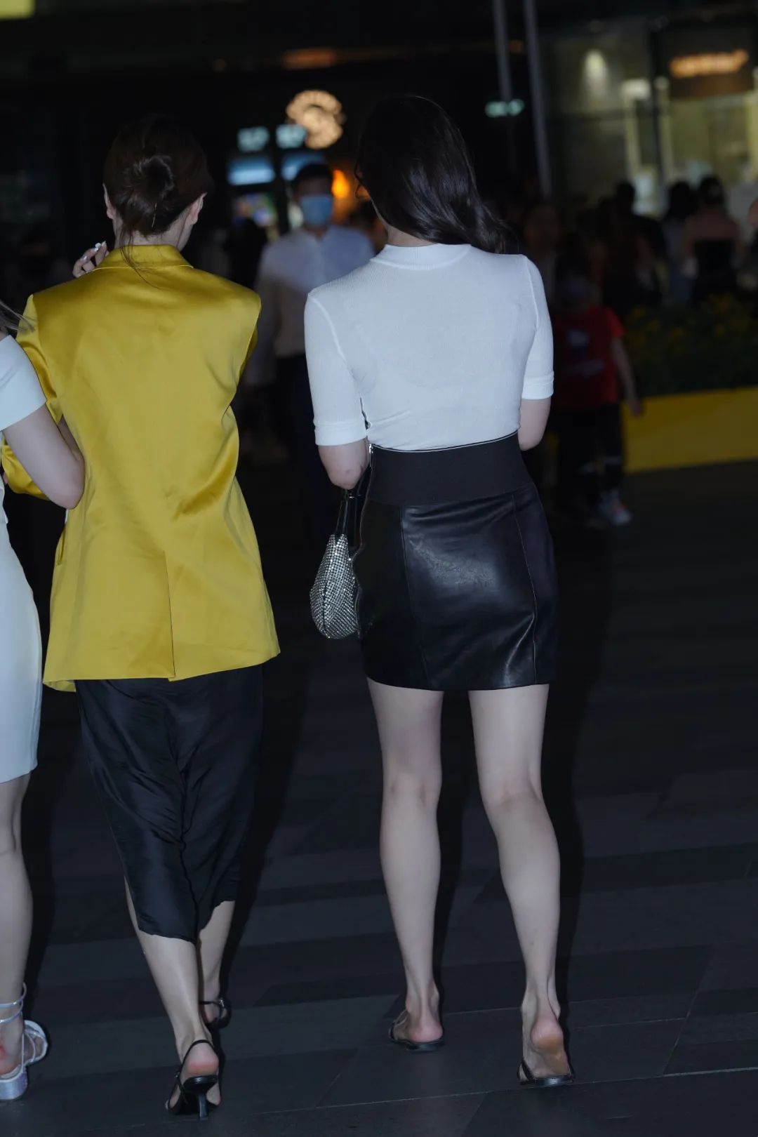 完美身材:完美健身时尚女神之芷菡