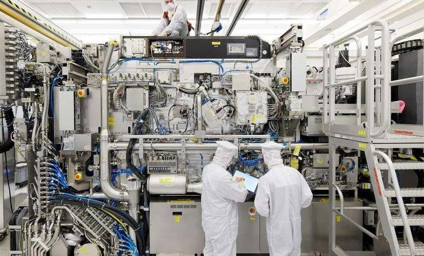 反制生效?荷兰首相宣布"集体辞职",阿斯麦:我们离不开中国