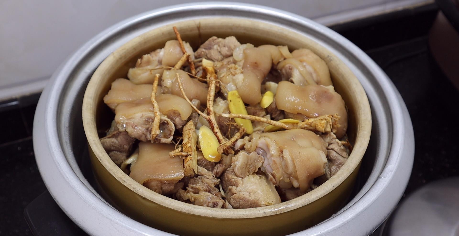 客家干蒸猪脚,一道让人越吃越爱吃的特色菜,皮q肉香好吃又过瘾