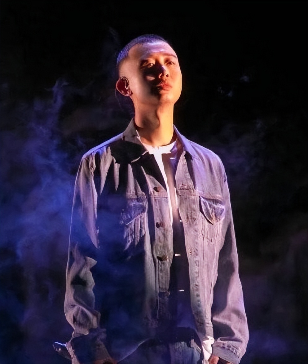 "gai"周延《蒙着眼睛走 虎山行》太有感觉,真是新生代实力歌手