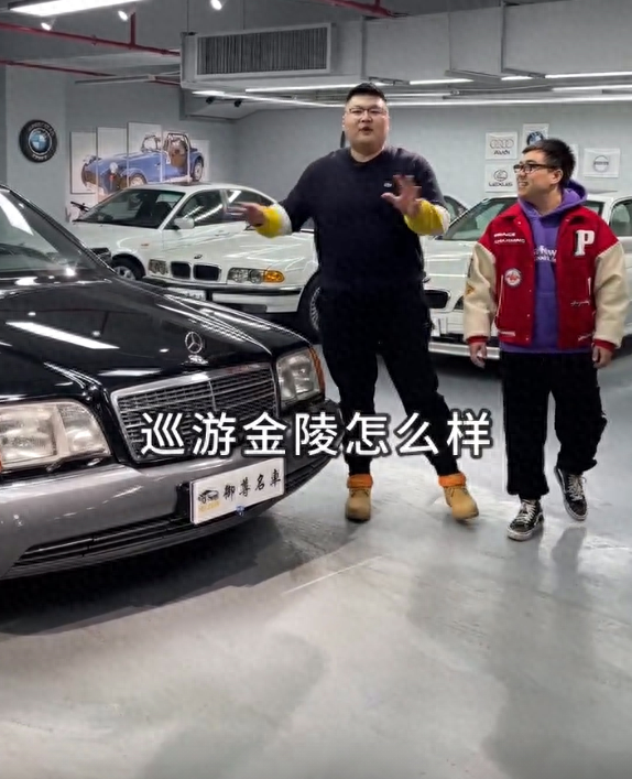 回顾:猴哥翻车路,一周掉粉100w,贱卖妻子化妆品,豪车