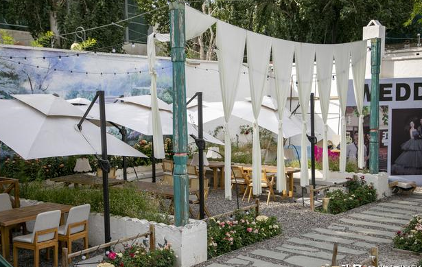 新疆旅行,别错过伊犁七星街,悠闲舒适风情无限,吃的玩的全囊括