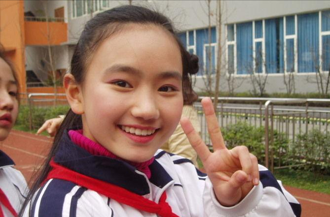 回顾清华园里的童星叶子,为学习退出娱乐圈后,高考673分圆梦清华