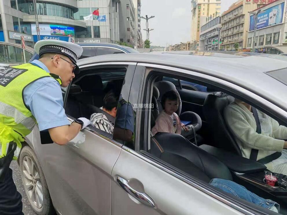没有系安全带怎么处罚,乘客不系罚谁