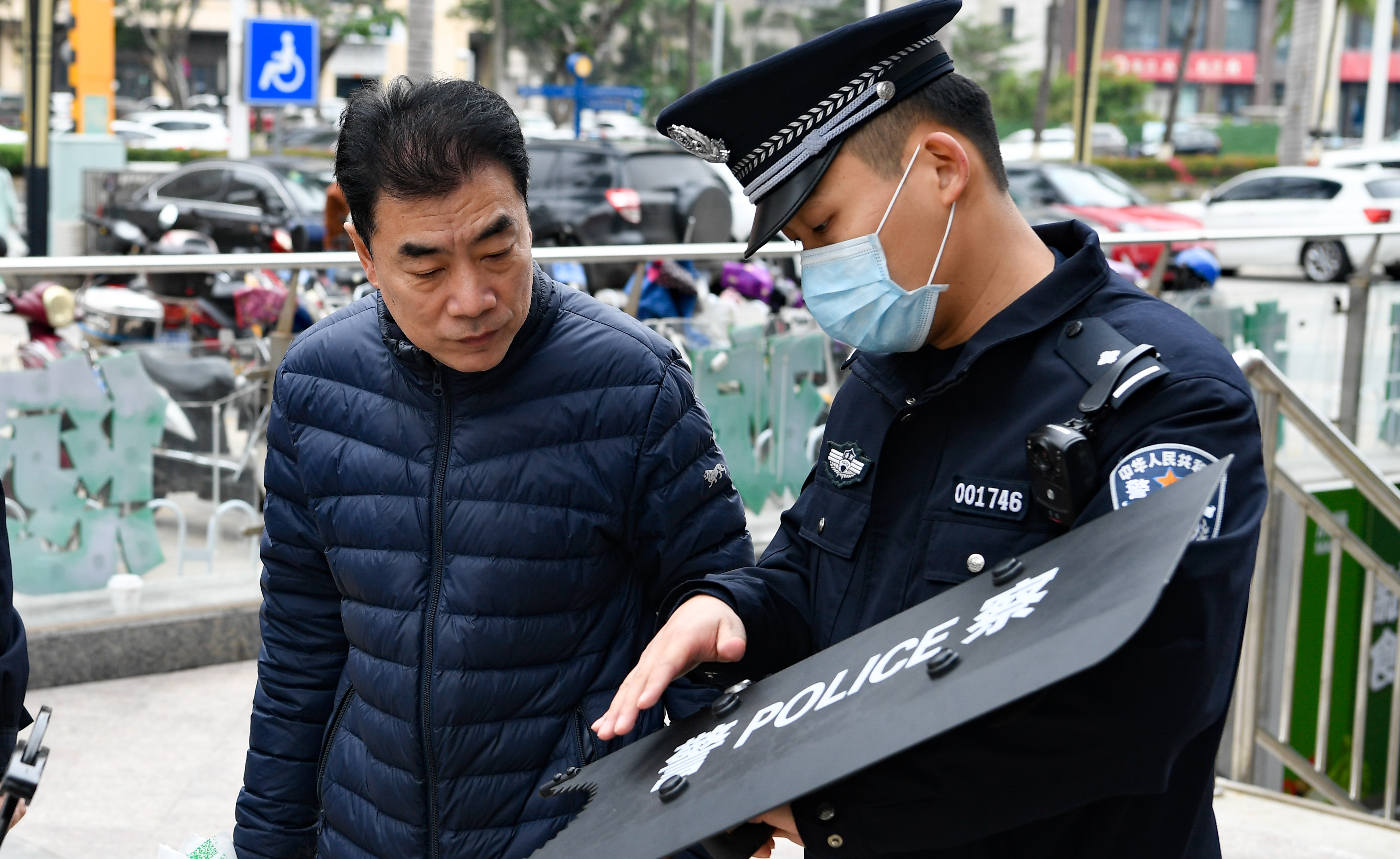 海口:警民互动同庆警察节(2)