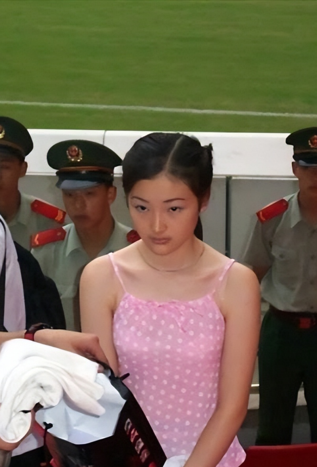 回顾:广州"第一美女"刘冬梅,她的奢靡荒唐,远比你想得更加卑劣