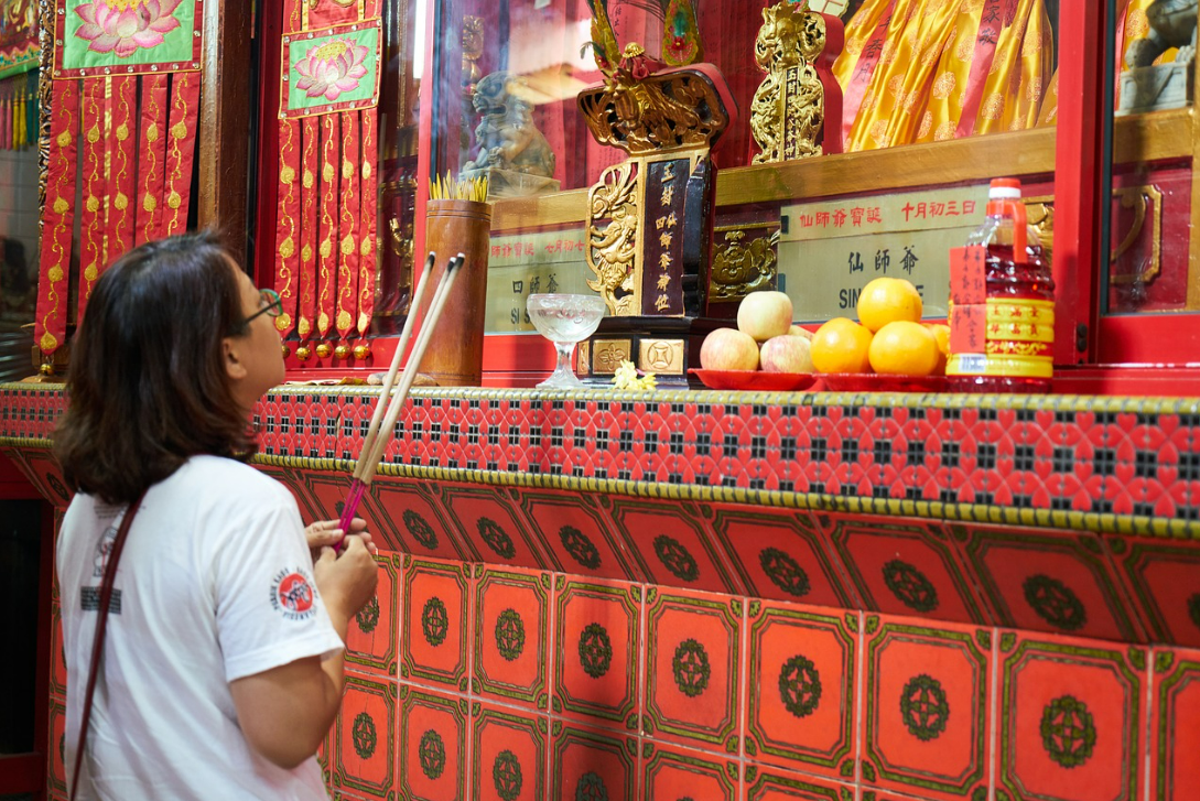 寺庙功德箱里的钱,最后究竟都花在哪了?看完以后你还会再捐吗?