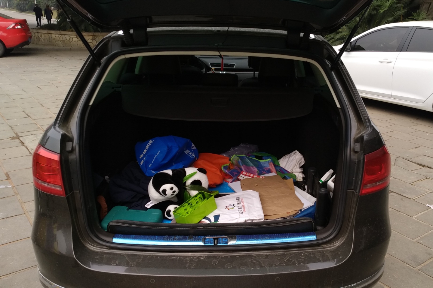 后备箱"四不放",很多车主不清楚,不仅伤车还可能有危险