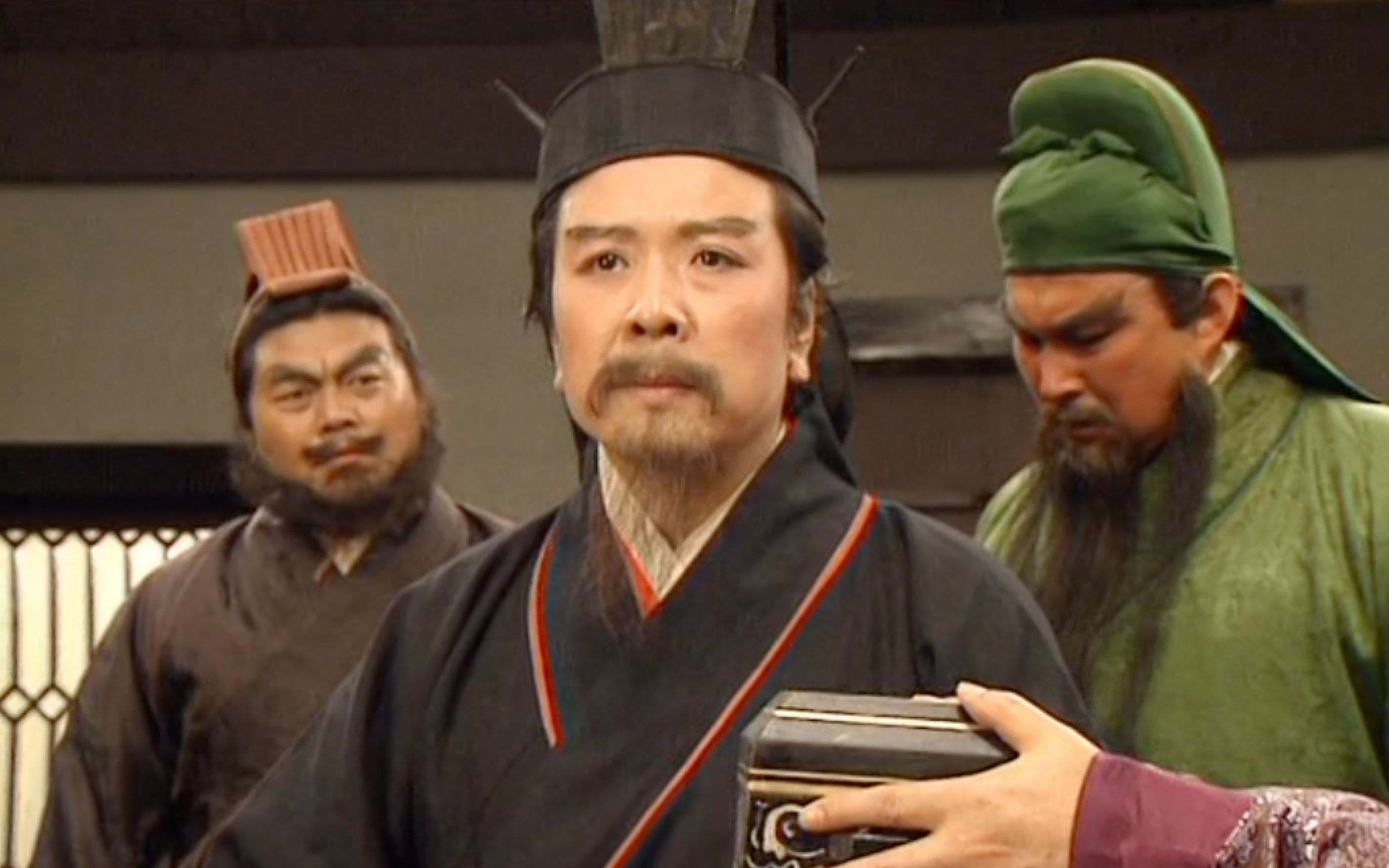 陶谦自己有两个儿子,为什么把徐州让给刘备,他是出于真心的吗?