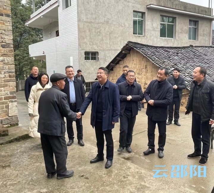 沈志定到新邵县太芝庙镇走访慰问困难群众