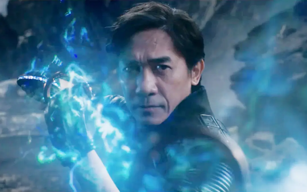 《尚气》票房爆了,国内口碑两极分化,影评人:梁朝伟很有气势