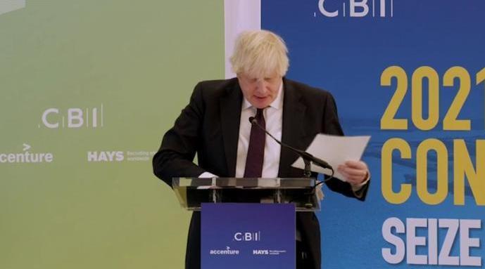 演讲找不到该念的稿子 英国首相鲍里斯尬聊小猪佩奇