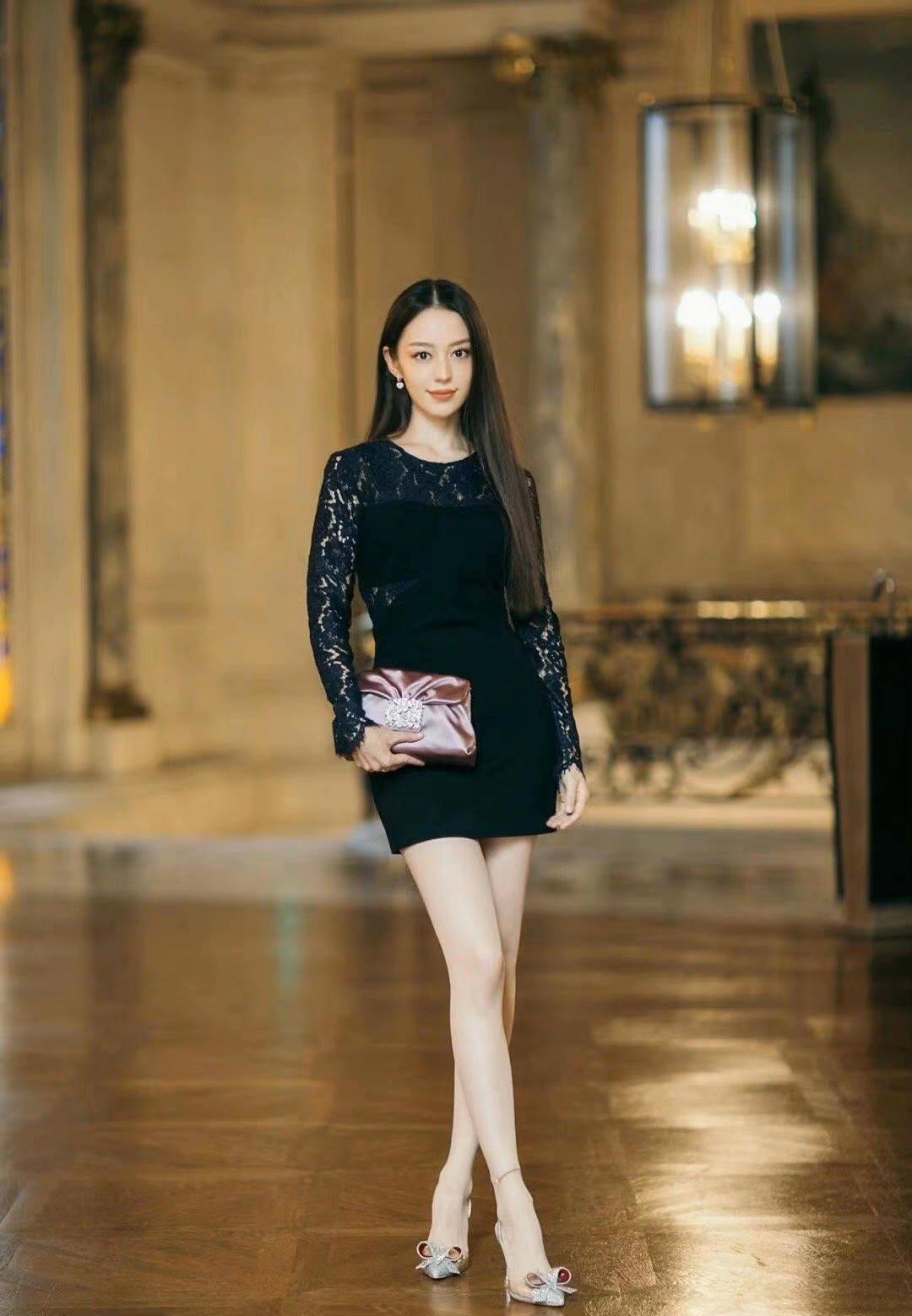 吉娜产后风格大变,穿旗袍优雅,网友:郎朗,你老婆不穿紧身衣了