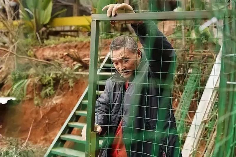 1953年,马原出生在辽宁锦州,他喜欢看书,虽受到了社会时代的限制,但