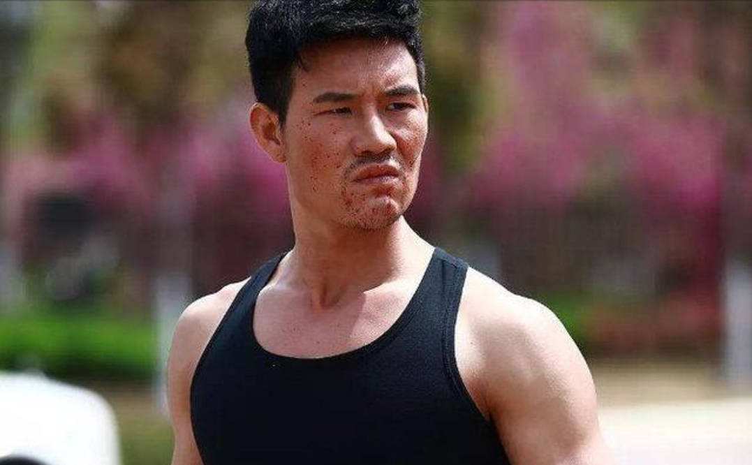 小兵张嘎的嘎子老婆发自拍美翻了,没想到嘎子表情实力抢镜!