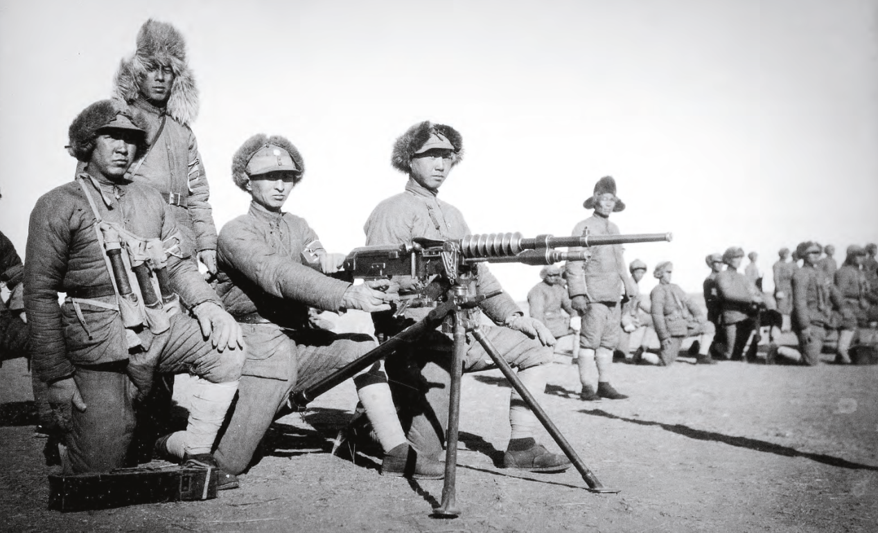 傅作义35军战百灵庙,新兵团一举破阵获首功,精锐旅遇阻击遭大损