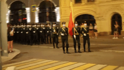 推荐帅到了莫斯科！戴着口罩，他们仍是最帅天团，网友：致敬中国军人