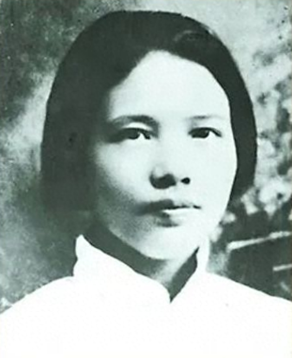 向警予牺牲后:遗体被偷埋在山坳里,前夫悲痛不已,儿女皆不简单
