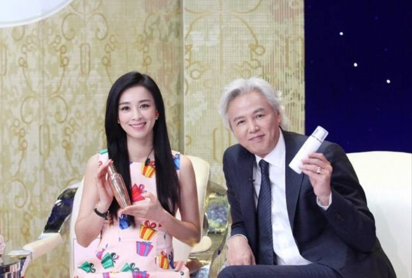 标题乾隆戏说32年回顾离世与退圈揭秘春喜未婚之迷