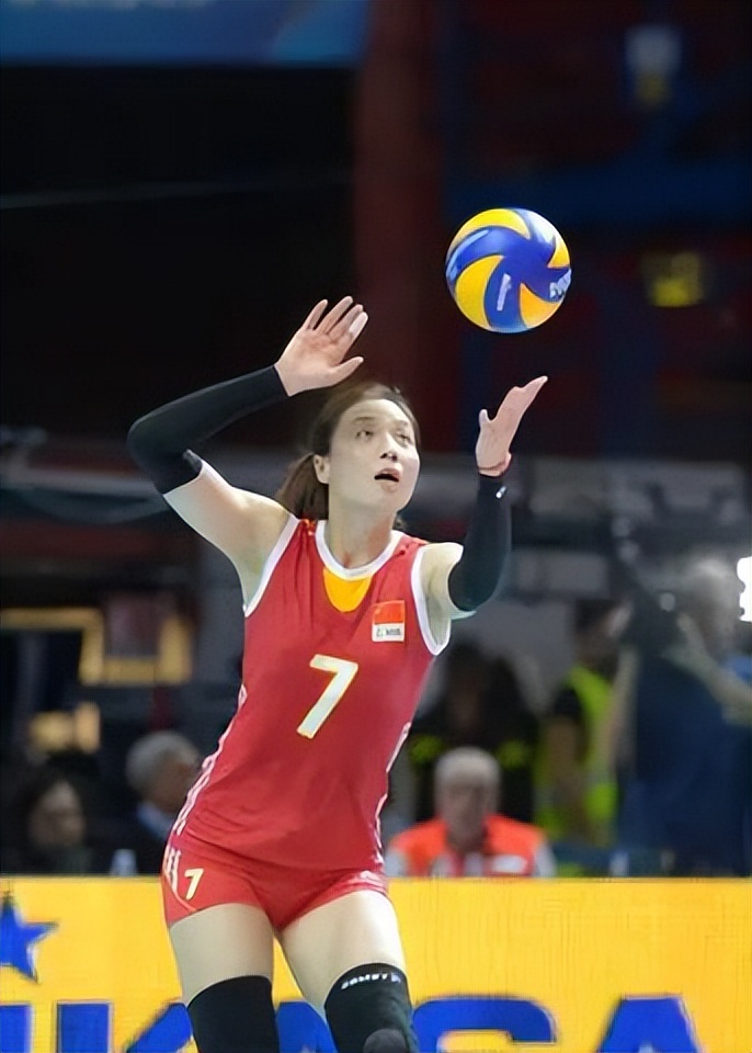 魏秋月:排球生涯坎坷又幸运,与教练丈夫分居的苦乐年华